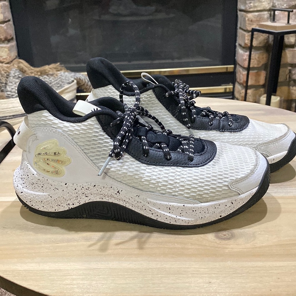 Under Armour Curry 3 Z7 'White Black' 3026623-100 Size 7Y